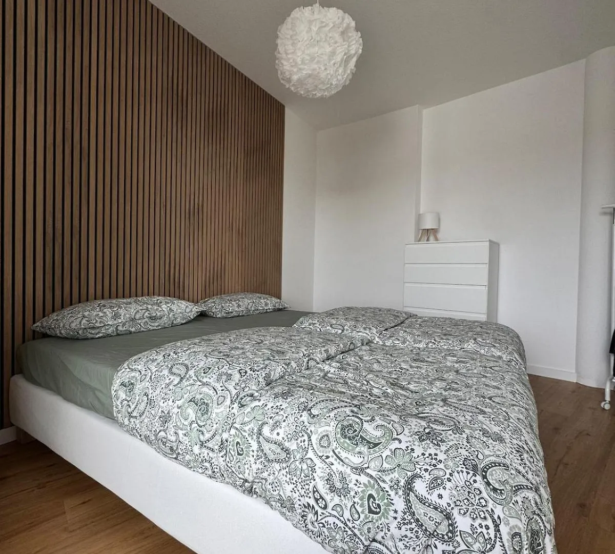 2Zimmer Zentrale Lage Stellplatz Urban Light Erlangen Niemcy